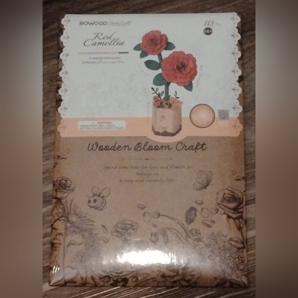 Wooden Bloom Craft Kit with Red Flowers